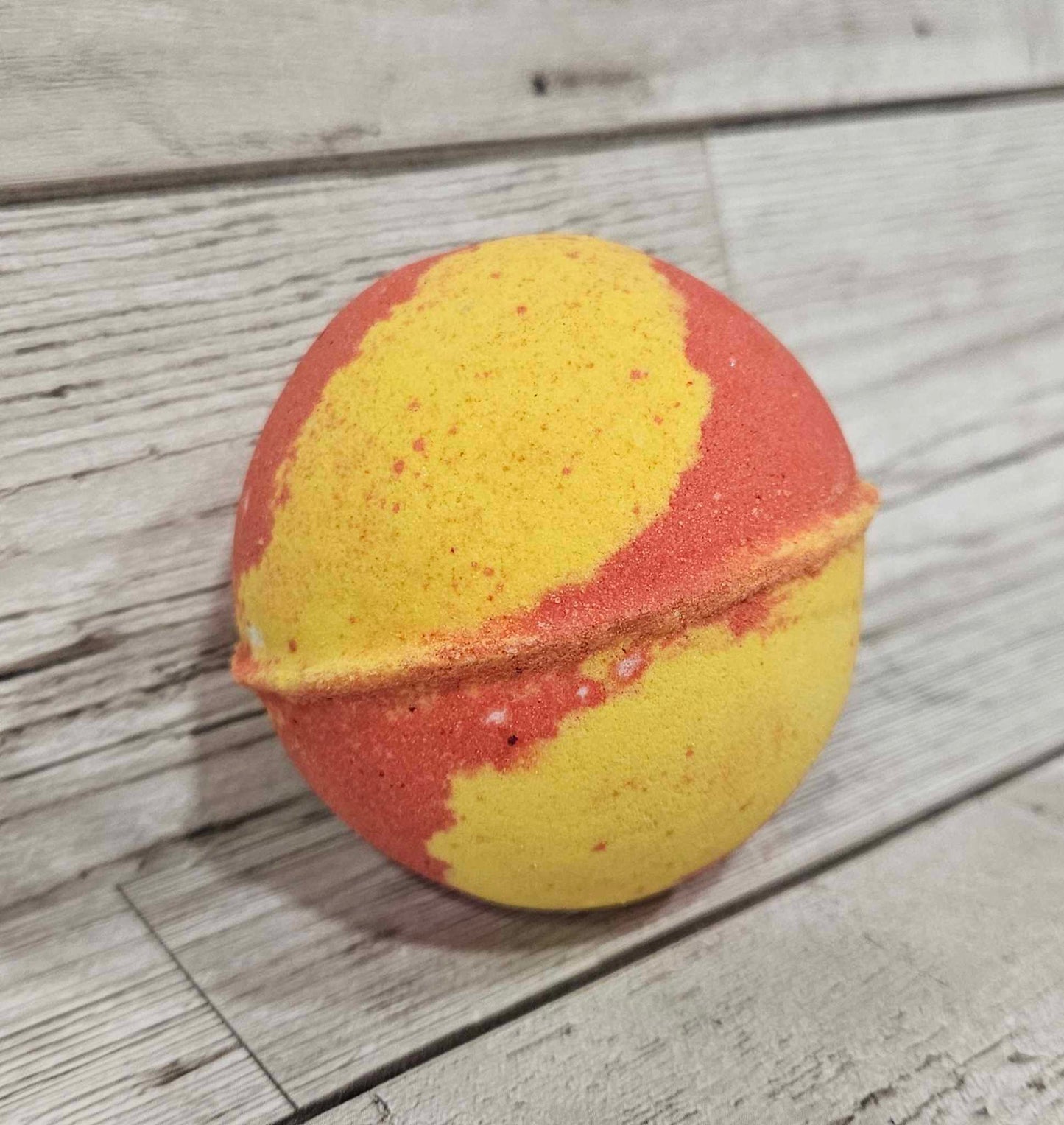 Myrrh and Tonka Jumbo Round Bath Bomb-260g