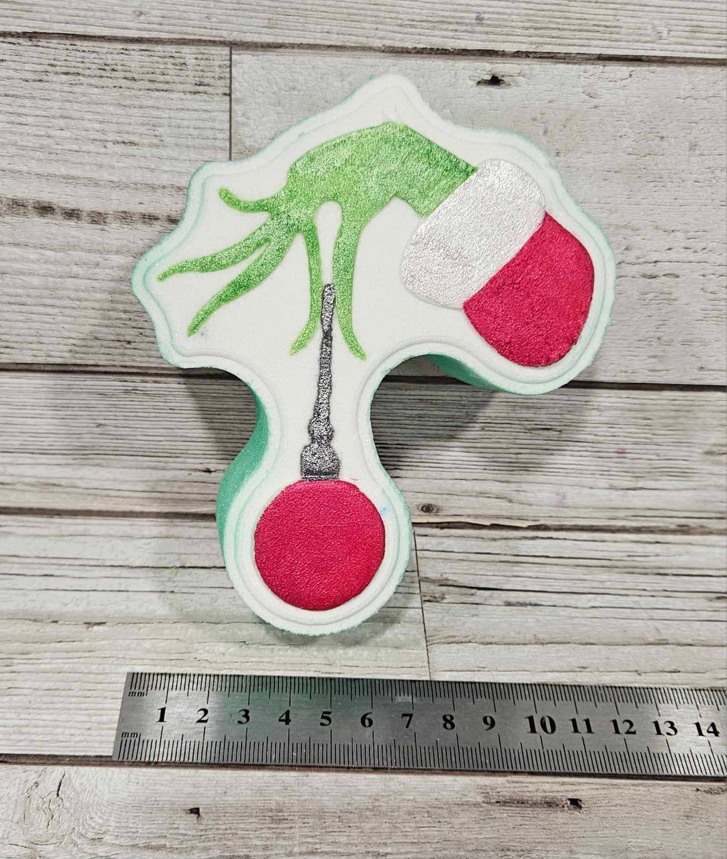Bah Humbug Bauble MEGA Bath Bomb