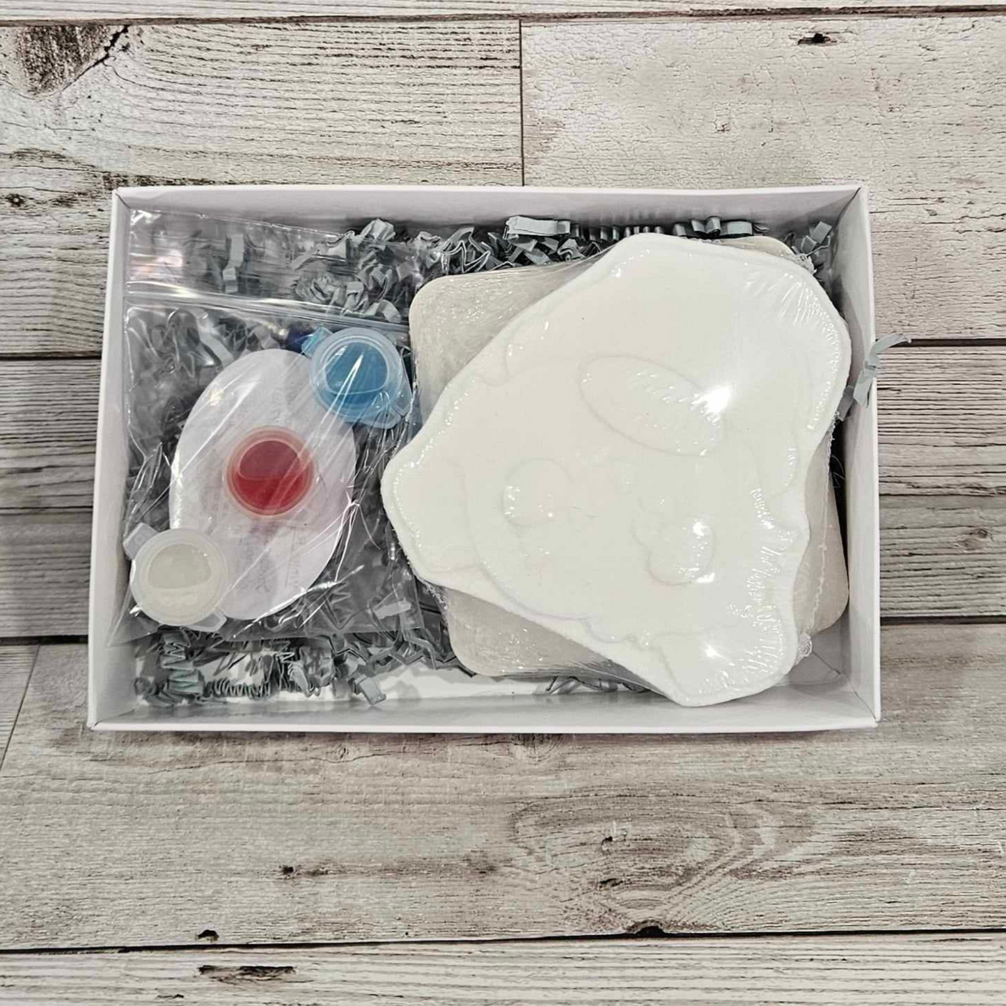 'Candy Cane Gonk' Paint your Own Bath Bomb kit
