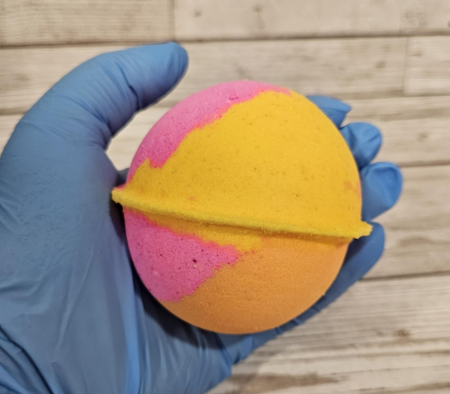 Shake ya Bum Bum Jumbo Round Bath Bomb-260g