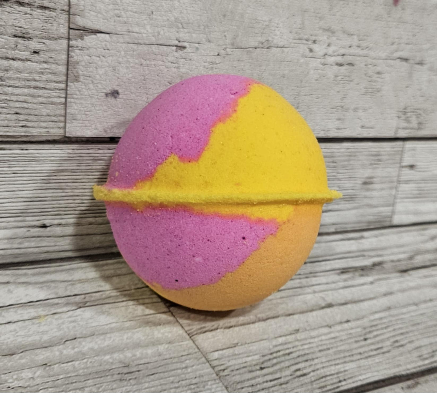 Shake ya Bum Bum Jumbo Round Bath Bomb-260g