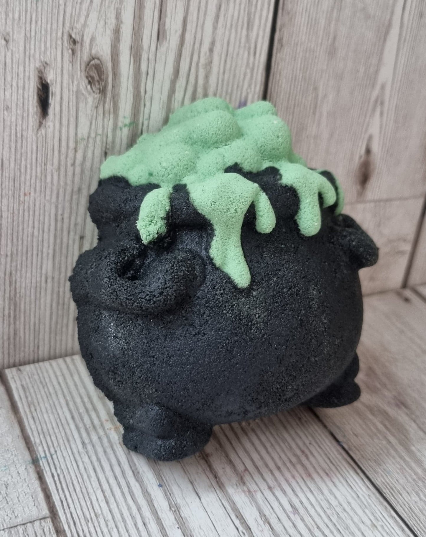 Hubble Bubble Cauldron Bath Bomb
