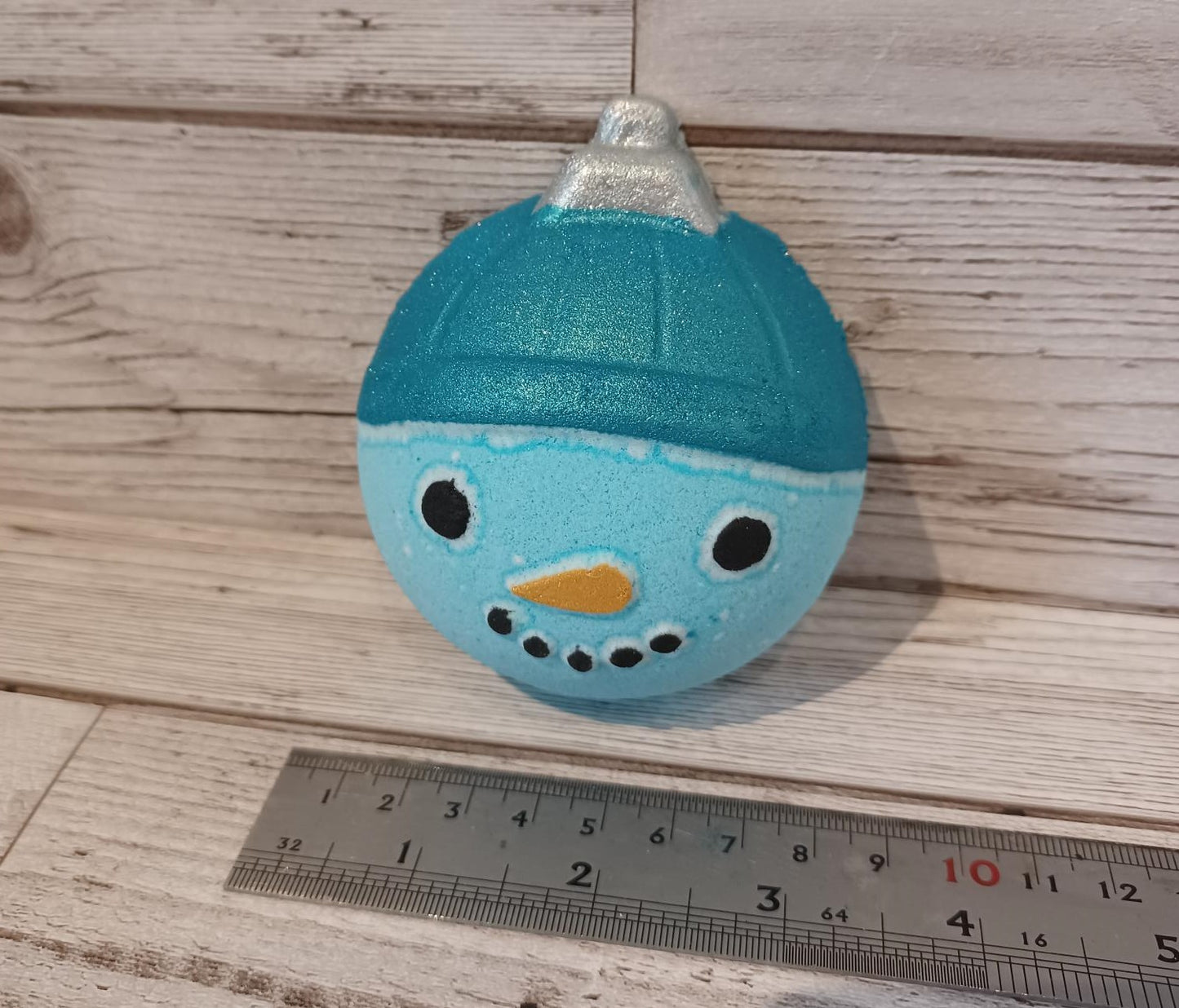 'Snowman Bauble' Bath Bomb
