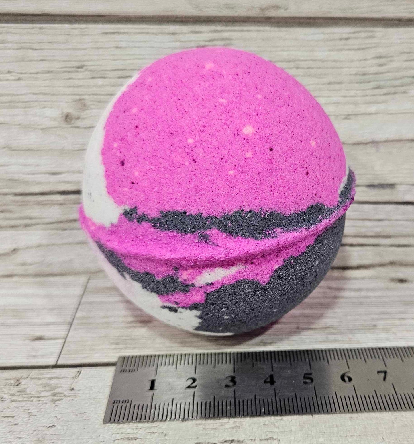 'B Opium' Jumbo Round Bath Bomb-245g