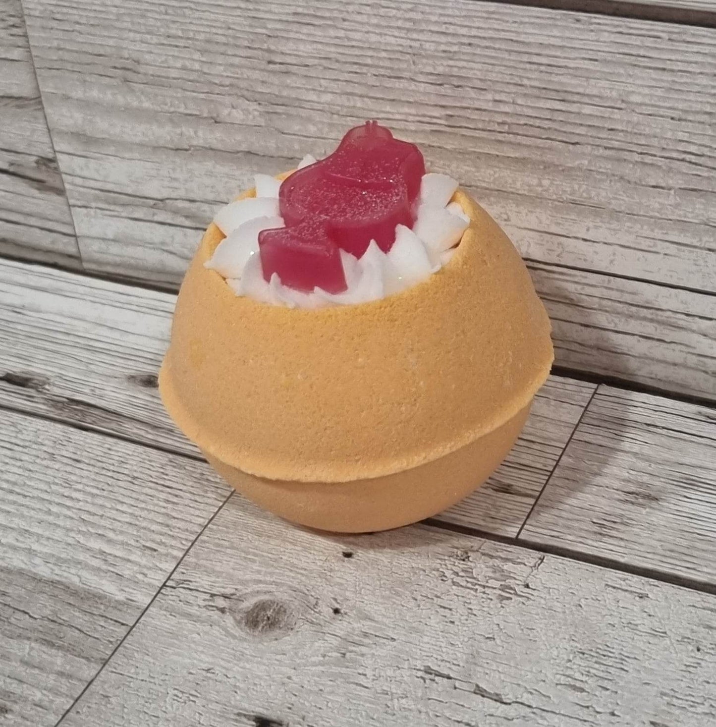 'Cocktail Fizz' Whipped Top Bath Bomb