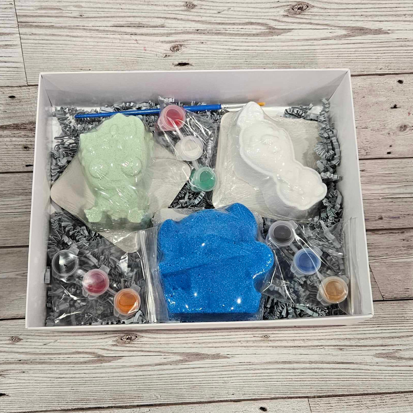 'Set of 3 Christmas Characters' Paint your own Bath Bomb kit